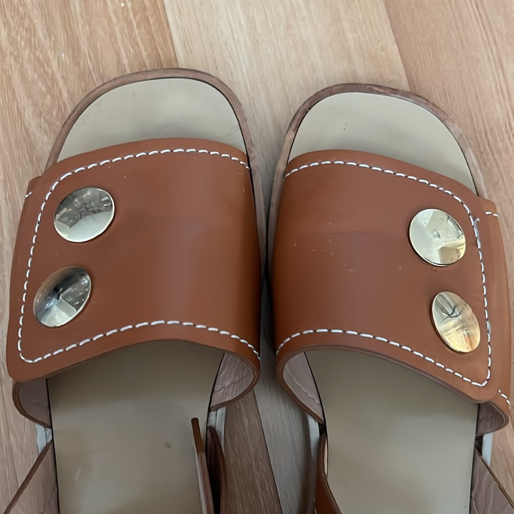 Lou.Earl Tan Leather Sandals with Gold Accents - Picture 2 of 16
